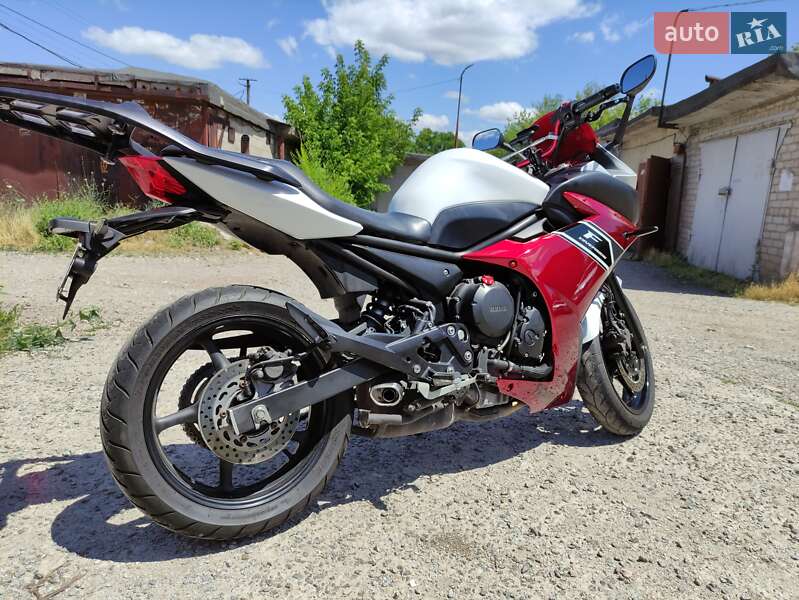Мотоцикл Спорт-туризм Yamaha XJ6 Diversion 2013 в Кривому Розі
