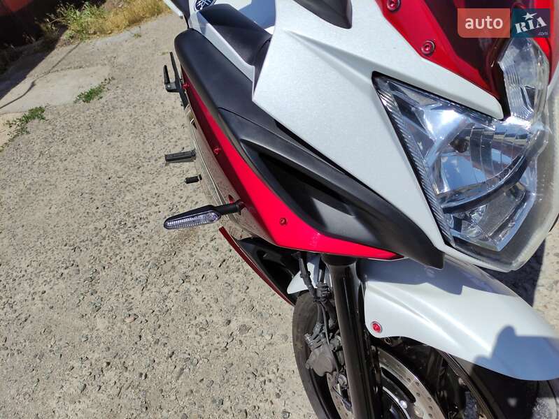 Мотоцикл Спорт-туризм Yamaha XJ6 Diversion 2013 в Кривому Розі