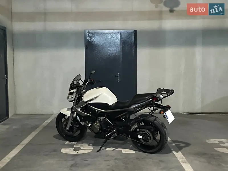 Yamaha XJ6 2011