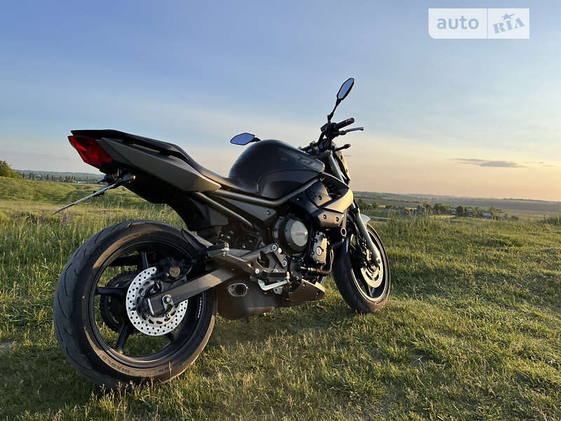 Мотоцикл Без обтікачів (Naked bike) Yamaha XJ6 2010 в Рівному