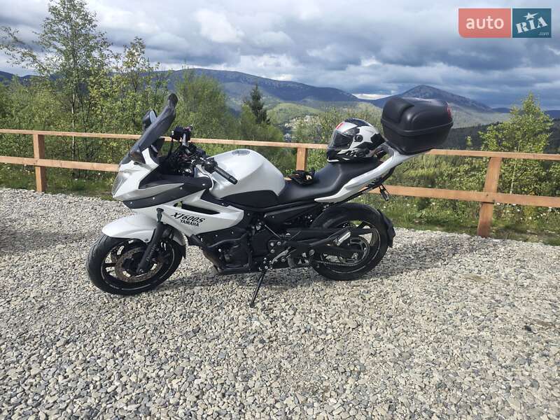 Мотоцикл Спорт-туризм Yamaha XJ6 2010 в 