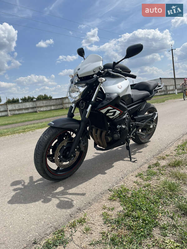 Мотоцикл Без обтекателей (Naked bike) Yamaha XJ6 2015 в Днепре