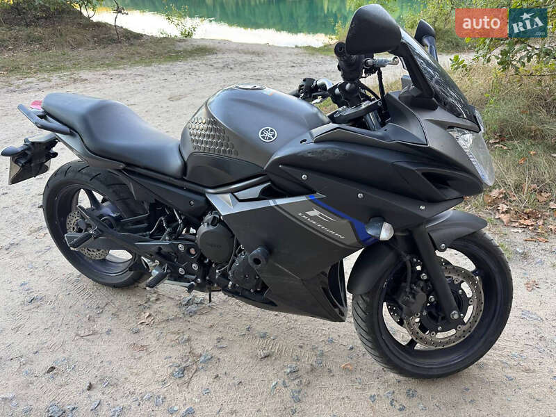 Мотоцикл Без обтікачів (Naked bike) Yamaha XJ6 2013 в Вінниці