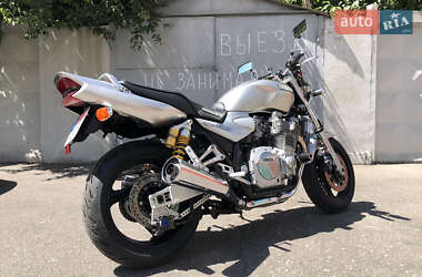 Мотоцикл Без обтекателей (Naked bike) Yamaha XJR 1300 2002 в 