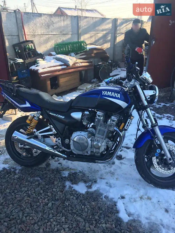 Мотоцикл Классік Yamaha XJR 1300 2002 в 
