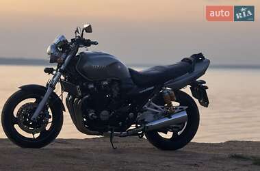 Мотоцикл Классик Yamaha XJR 1300 2000 в 