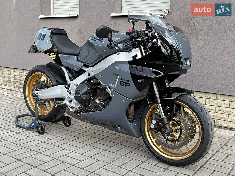 Yamaha XSR 900 2024