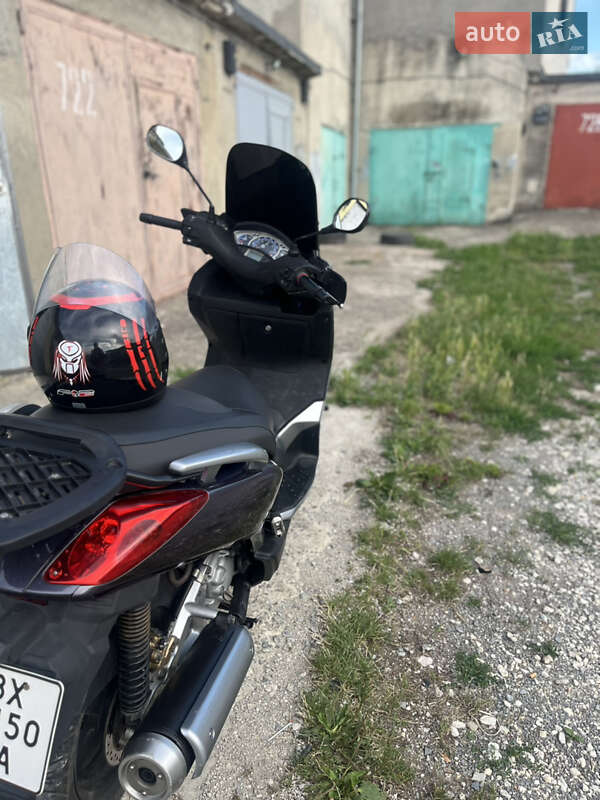 Макси-скутер Yamaha YP 2006 в Каменец-Подольском