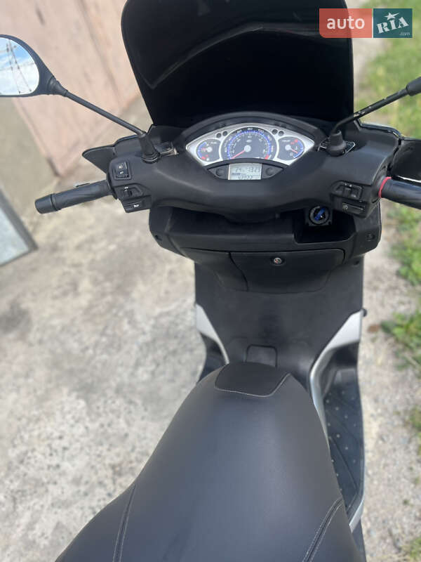 Макси-скутер Yamaha YP 2006 в Каменец-Подольском