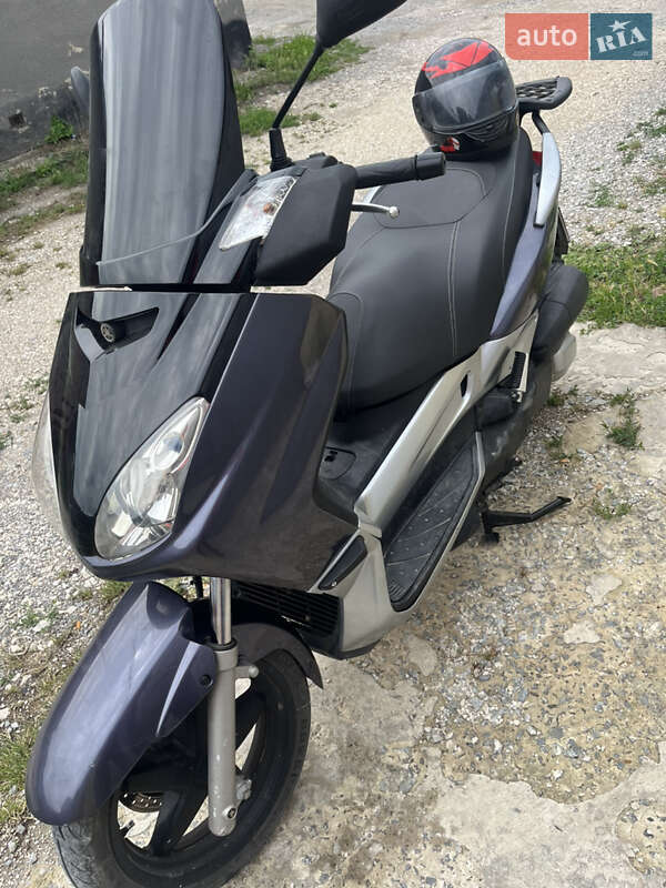 Макси-скутер Yamaha YP 2006 в Каменец-Подольском