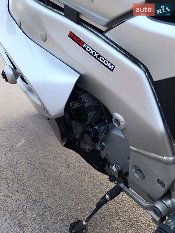 Спортбайк Yamaha YZF 1000R 2002 в Баре