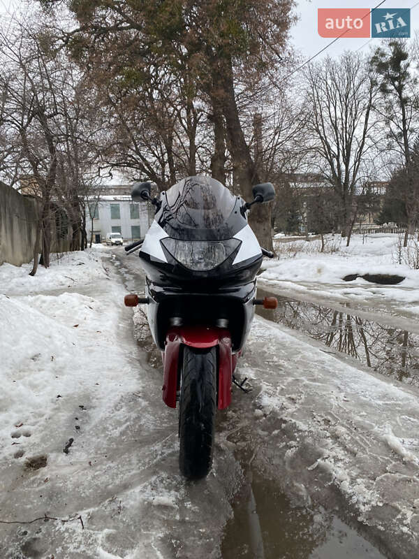 Мотоцикл Спорт-туризм Yamaha YZF 600R Thundercat 2001 в Луцке фото 4 Мотоцикл Спорт-туризм Yamaha YZF 600R Thundercat 2001 в Луцке