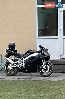 Спортбайк Yamaha YZF R1 1998 в 