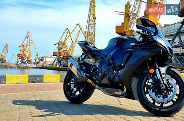 Мотоцикл Супермото (Motard) Yamaha YZF R1 2020 в 