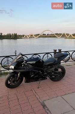 Спортбайк Yamaha YZF R1 2004 в 