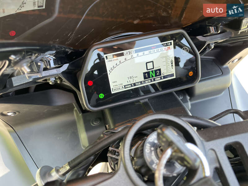 Спортбайк Yamaha YZF R1 2023 в Киеве фото 21 Спортбайк Yamaha YZF R1 2023 в Киеве