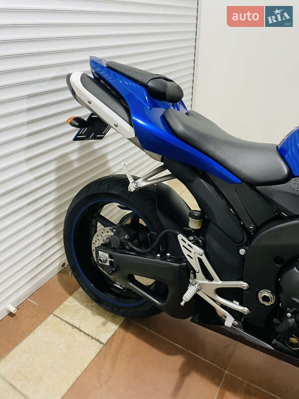 Спортбайк Yamaha YZF R1 2008 в Киеве