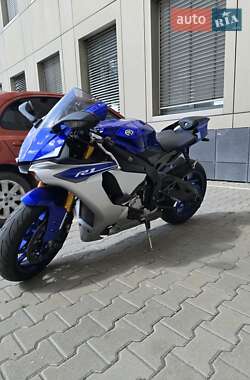 Спортбайк Yamaha YZF R1 2015 в 