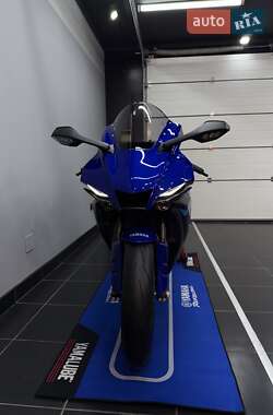 Спортбайк Yamaha YZF R1 2022 в 