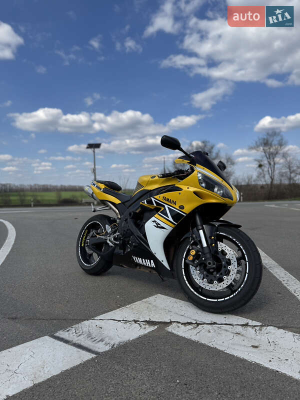 Спортбайк Yamaha YZF R1 2005 в Богодухіву