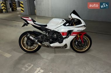 Спортбайк Yamaha YZF R1 2023 в Киеве