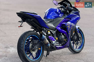 Мотоцикл Без обтекателей (Naked bike) Yamaha YZF-R25 2017 в 