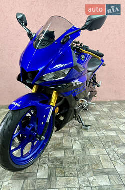 Мотоцикл Спорт-туризм Yamaha YZF-R3 2019 в 