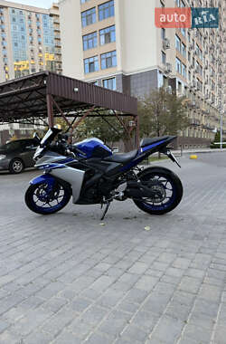 Спортбайк Yamaha YZF-R3 2016 в  фото 2 Спортбайк Yamaha YZF-R3 2016 в