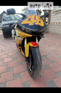 Спортбайк Yamaha YZF R6 2005 в Липовце