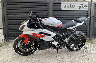Спортбайк Yamaha YZF R6 2016 в 