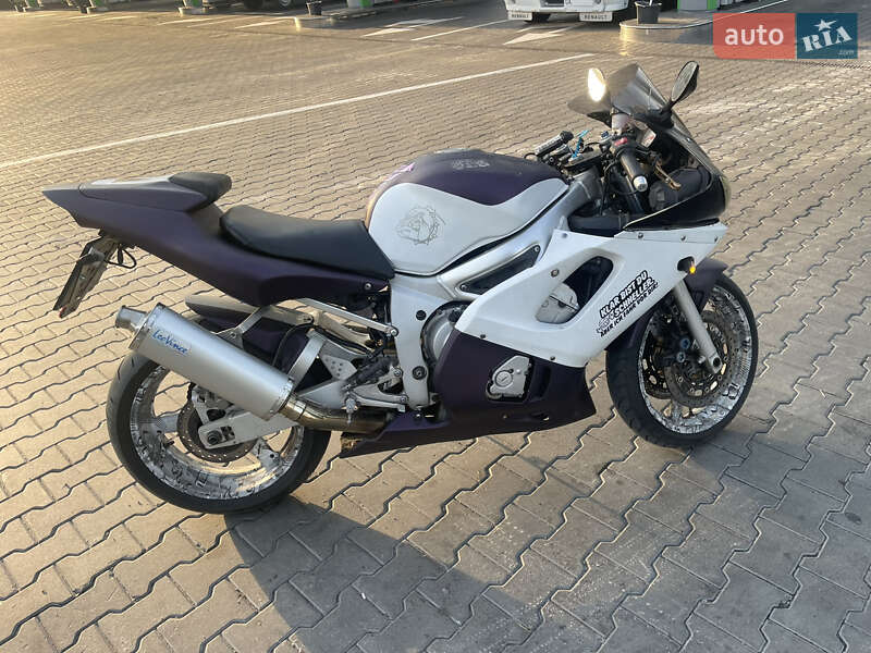 Спортбайк Yamaha YZF R6 2003 в 