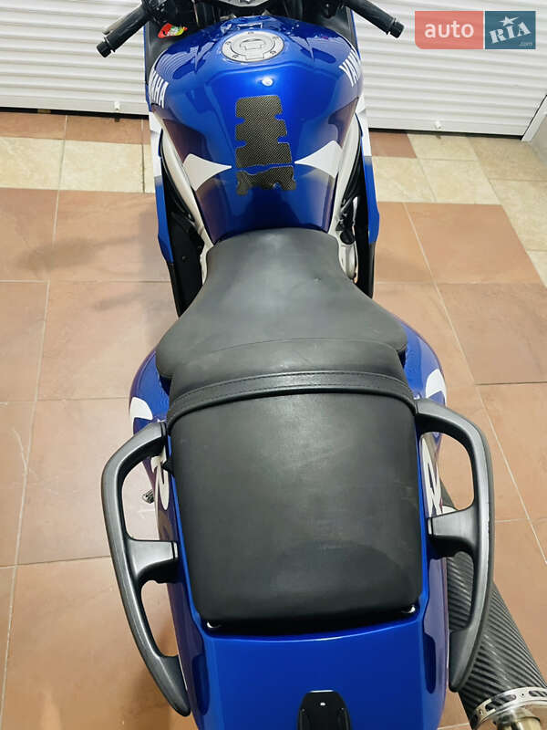 Спортбайк Yamaha YZF R6 2001 в Киеве