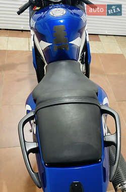 Спортбайк Yamaha YZF R6 2001 в 