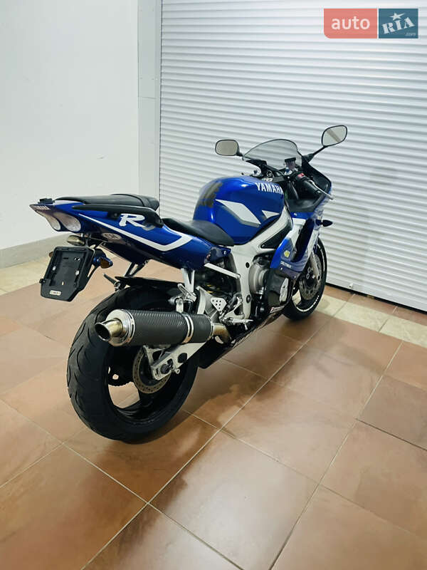 Спортбайк Yamaha YZF R6 2001 в Киеве
