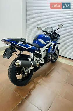 Спортбайк Yamaha YZF R6 2001 в 