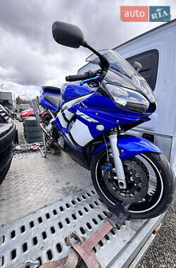 Спортбайк Yamaha YZF R6 2002 в 