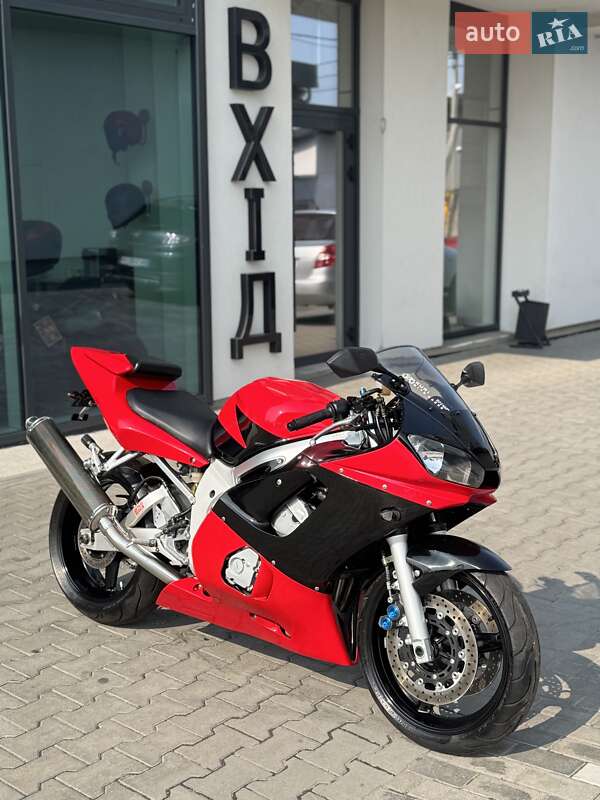 Спортбайк Yamaha YZF R6 2001 в Рівному