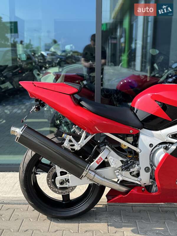 Спортбайк Yamaha YZF R6 2001 в Рівному