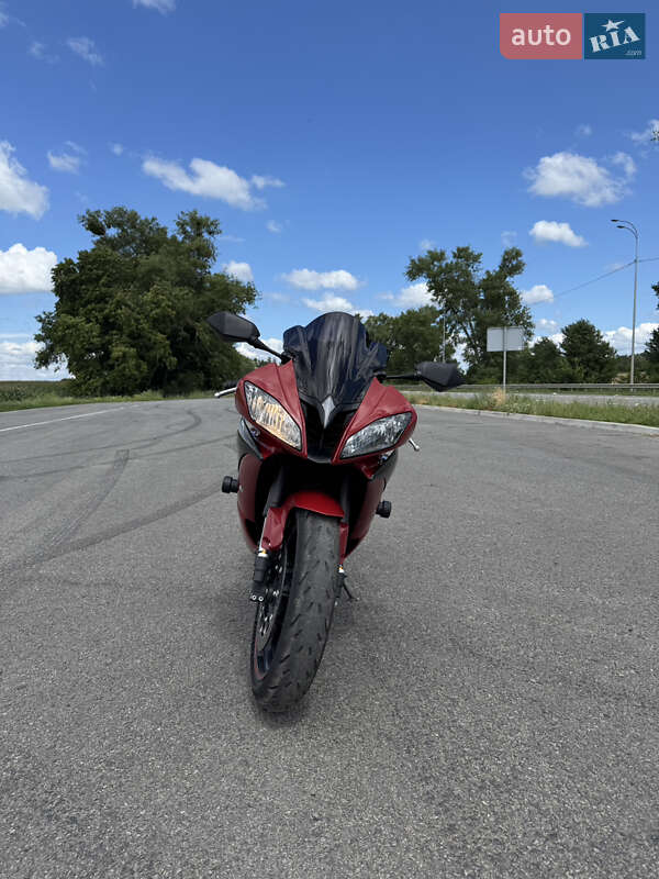 Спортбайк Yamaha YZF R6 2013 в Ромнах