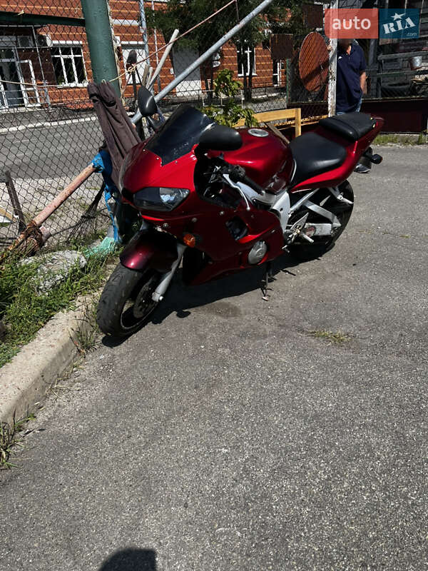 Спортбайк Yamaha YZF R6 2001 в Киеве фото Спортбайк Yamaha YZF R6 2001 в Киеве