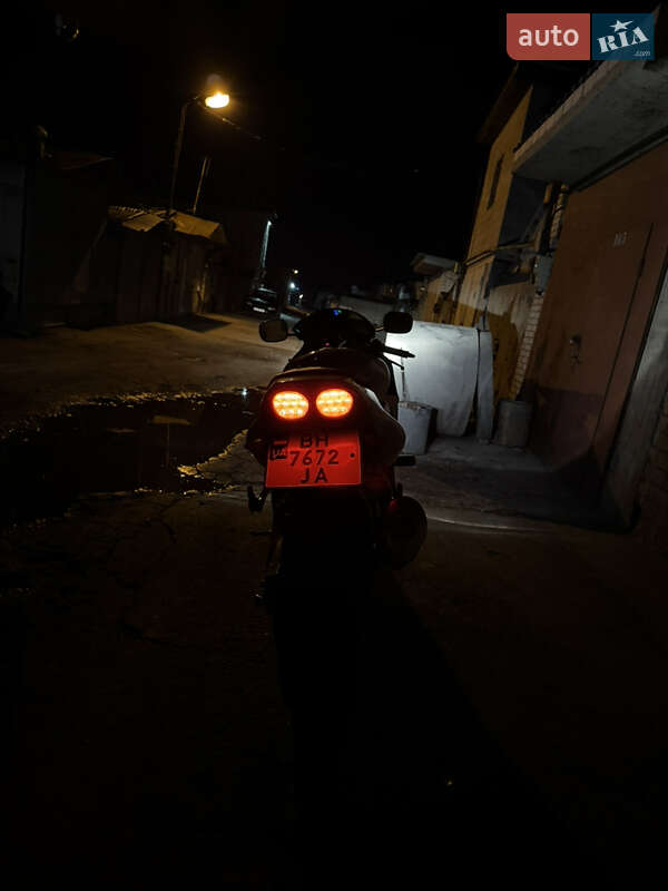 Спортбайк Yamaha YZF R6 2002 в Киеве фото 7 Спортбайк Yamaha YZF R6 2002 в Киеве