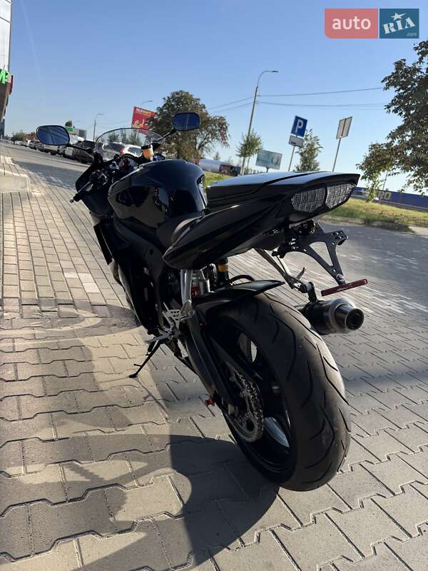 Спортбайк Yamaha YZF R6 2005 в Ровно