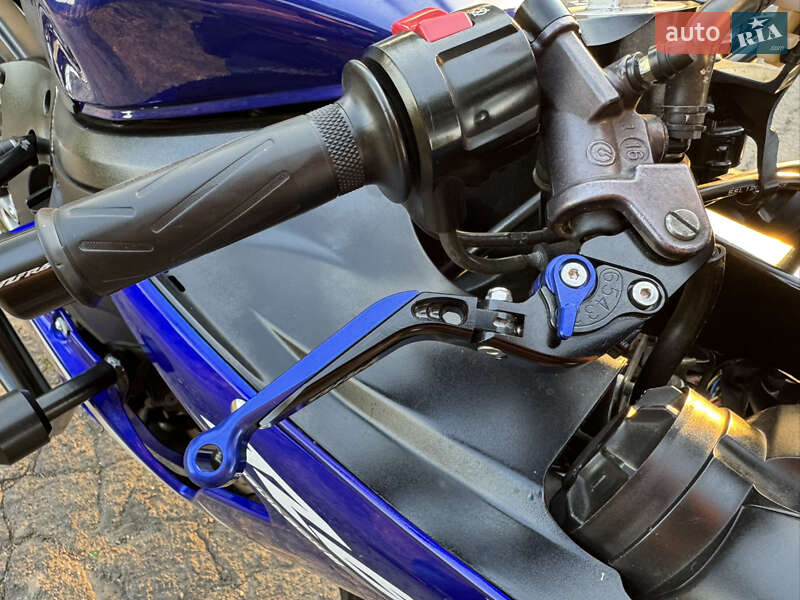 Спортбайк Yamaha YZF R6 2005 в Ровно