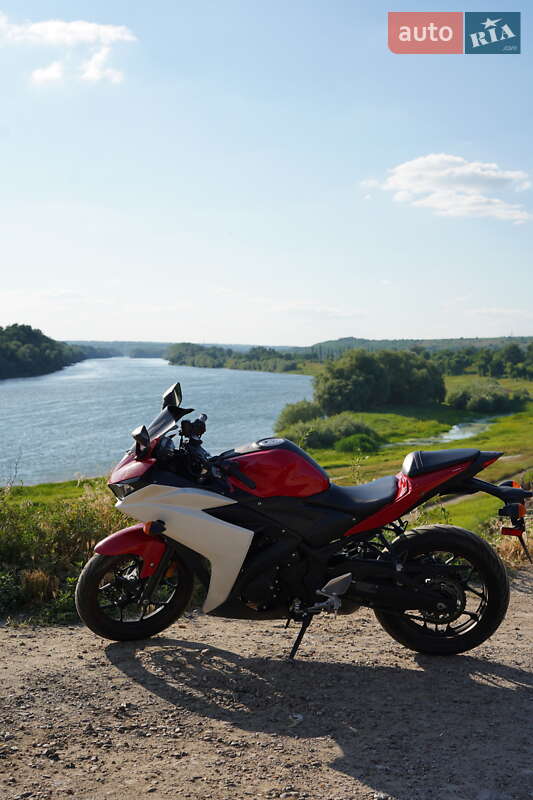 Yamaha YZF 2015
