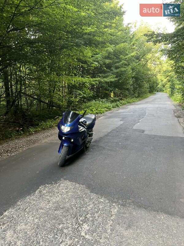 Спортбайк Yamaha YZF 2002 в Козятині