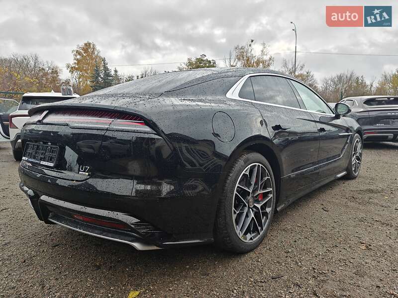 Седан YangWang U7 2025 в Києві