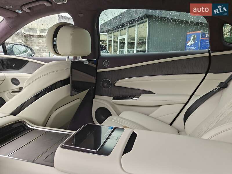 Седан YangWang U7 2025 в Києві