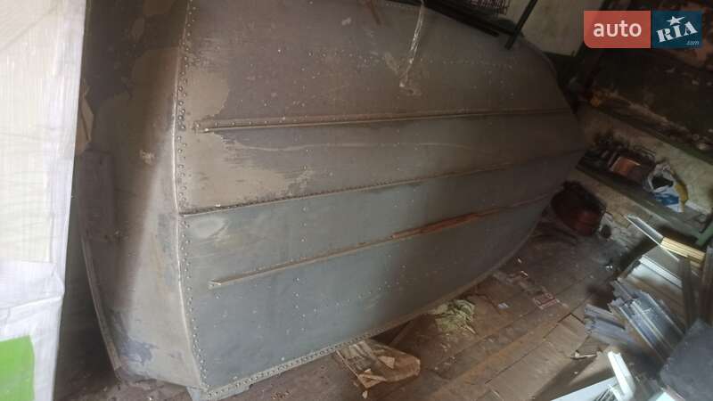 Човен Язь 2 1990 в Києві