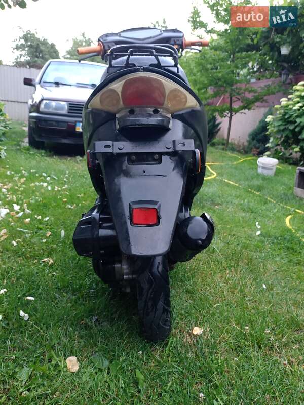 Макси-скутер YiBen 50 2017 в Черновцах