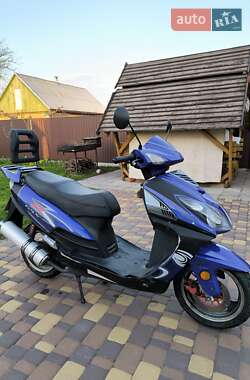 Скутер YiBen YB150T-15D 2013 в 